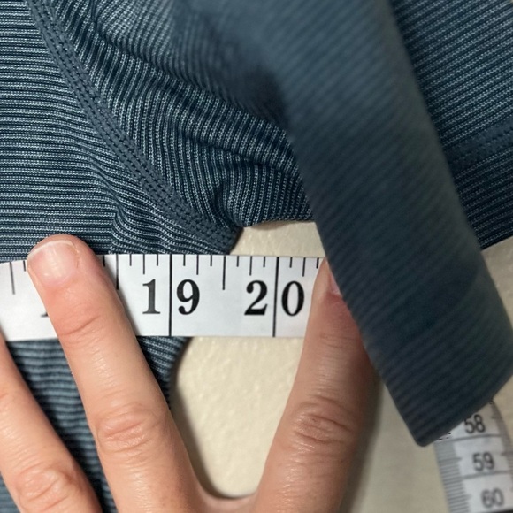 Vuori Men's Slate Blue Short Sleeve Tee - Picture 5 of 5